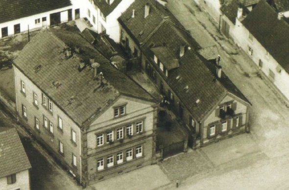 Mädchenschulhaus aus alter Zeit Mädchenschulhaus aus alter Zeit